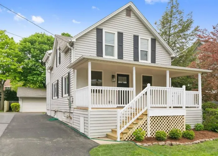 Amazing In Dt Near Naval Base * Libertyville