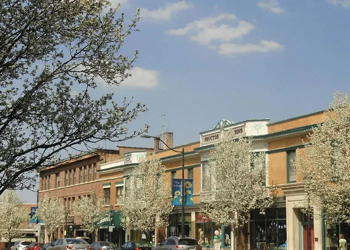 Amazing In Dt Near Naval Base Libertyville
