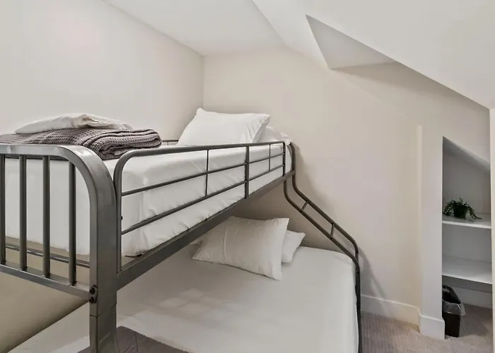 Holiday home Amazing In Dt Near Naval Base *