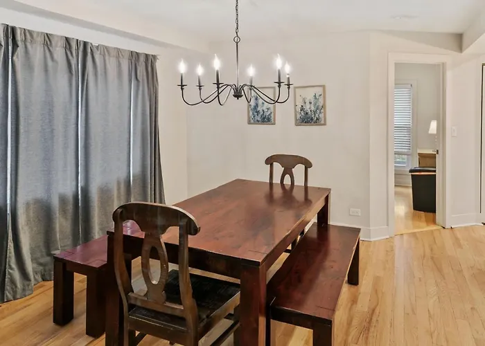 Amazing In Dt Near Naval Base Libertyville