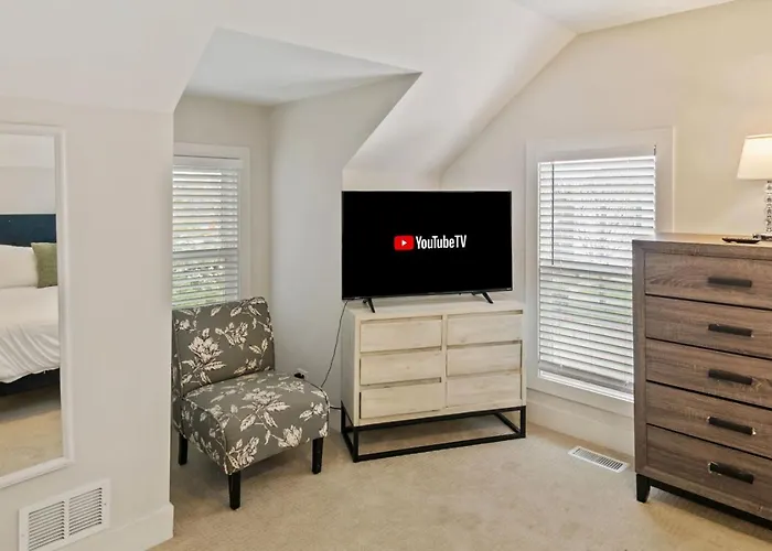 Holiday home Amazing In Dt Near Naval Base