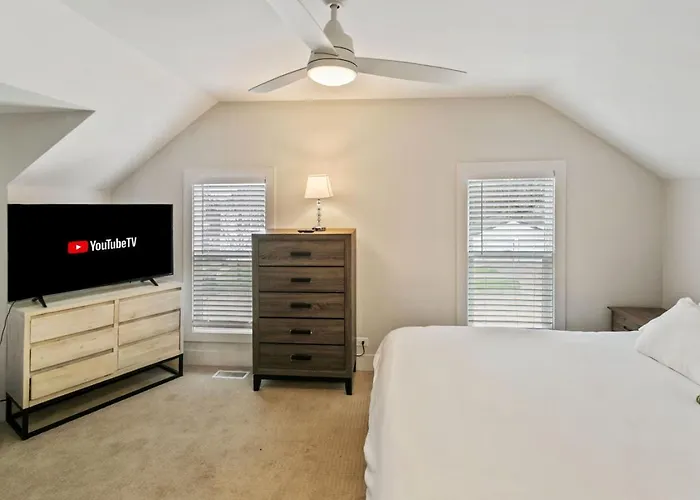 Holiday home Amazing In Dt Near Naval Base *