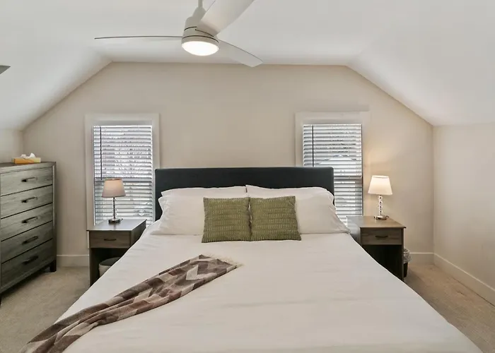 Holiday home Amazing In Dt Near Naval Base
